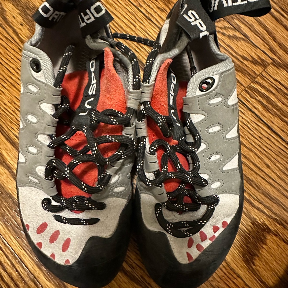 Women’s La Sportiva Tarantulace climbing shoes